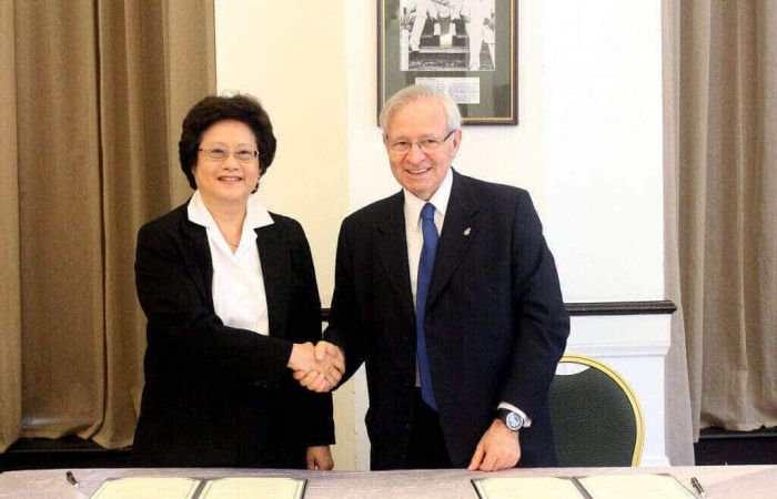 13889219363 9b52c84798 b1 4 0dc00714