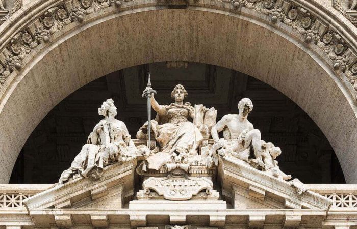 1033px Pediment courthouse2C Rome2C Italy 4 3a45904a