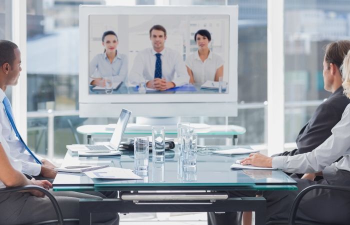 Business team having video conference 4 d5ce4df7